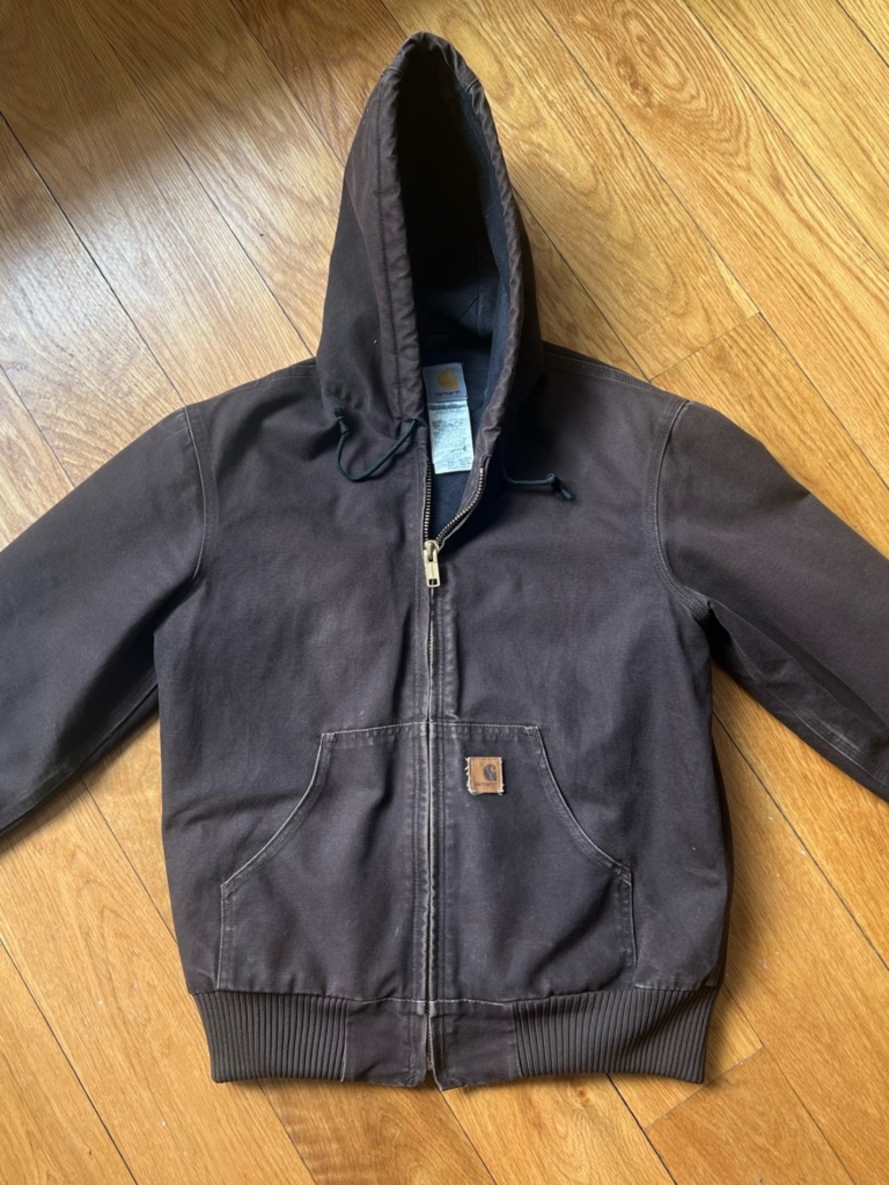 Rare, perfectly sized Carhartt chocolate brown hooded jacket – size small